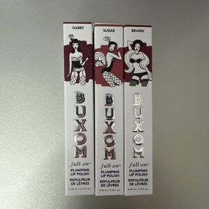 Buxom plumping lip gloss